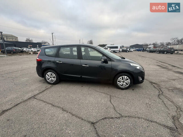 Сірий Рено Гранд Сценік, об'ємом двигуна 1.6 л та пробігом 219 тис. км за 9000 $, фото 11 на Automoto.ua