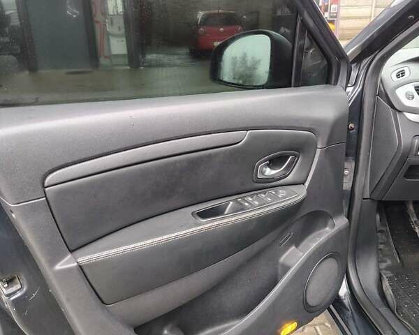 Серый Рено Гранд Сценик, объемом двигателя 1.5 л и пробегом 292 тыс. км за 6700 $, фото 8 на Automoto.ua