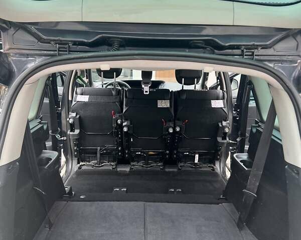 Сірий Рено Гранд Сценік, об'ємом двигуна 1.6 л та пробігом 242 тис. км за 8000 $, фото 9 на Automoto.ua