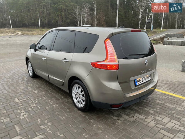 Серый Рено Гранд Сценик, объемом двигателя 1.46 л и пробегом 280 тыс. км за 8000 $, фото 5 на Automoto.ua