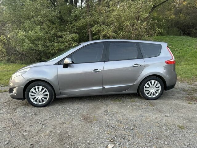 Серый Рено Гранд Сценик, объемом двигателя 1.5 л и пробегом 282 тыс. км за 6700 $, фото 5 на Automoto.ua