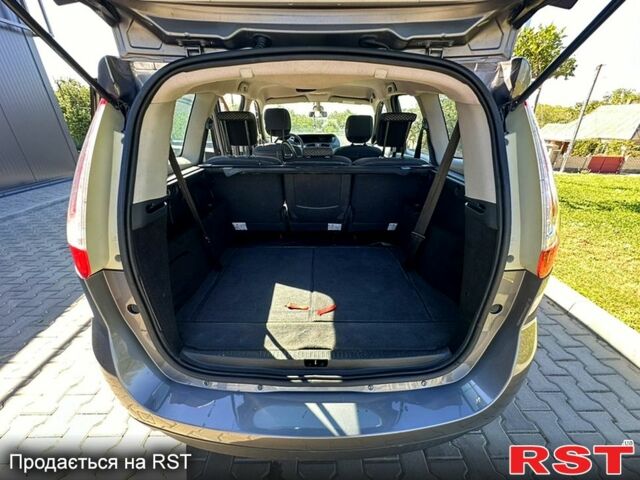 Серый Рено Гранд Сценик, объемом двигателя 15 л и пробегом 311 тыс. км за 7200 $, фото 7 на Automoto.ua