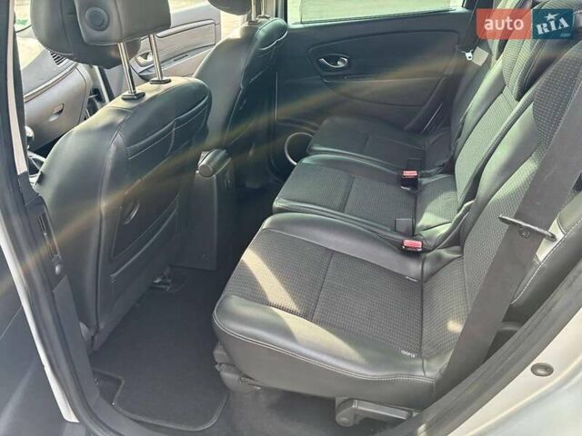 Сірий Рено Гранд Сценік, об'ємом двигуна 1.46 л та пробігом 193 тис. км за 6799 $, фото 9 на Automoto.ua