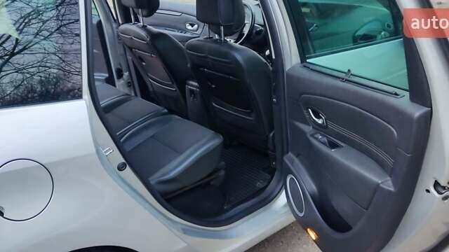 Серый Рено Гранд Сценик, объемом двигателя 1.6 л и пробегом 310 тыс. км за 7300 $, фото 14 на Automoto.ua