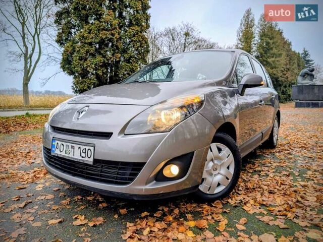 Серый Рено Гранд Сценик, объемом двигателя 1.5 л и пробегом 261 тыс. км за 5999 $, фото 1 на Automoto.ua