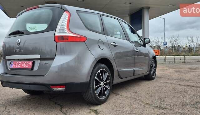 Серый Рено Гранд Сценик, объемом двигателя 1.6 л и пробегом 149 тыс. км за 8500 $, фото 10 на Automoto.ua