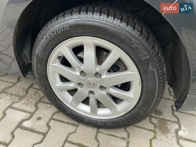 Серый Рено Гранд Сценик, объемом двигателя 1.6 л и пробегом 215 тыс. км за 6850 $, фото 24 на Automoto.ua