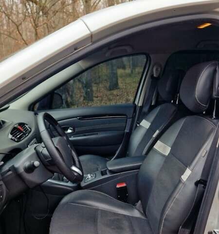 Серый Рено Гранд Сценик, объемом двигателя 1.6 л и пробегом 335 тыс. км за 7400 $, фото 14 на Automoto.ua