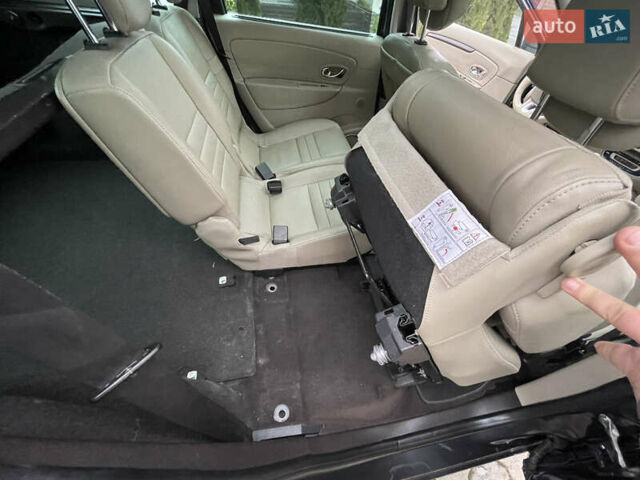 Серый Рено Гранд Сценик, объемом двигателя 1.6 л и пробегом 215 тыс. км за 6850 $, фото 43 на Automoto.ua