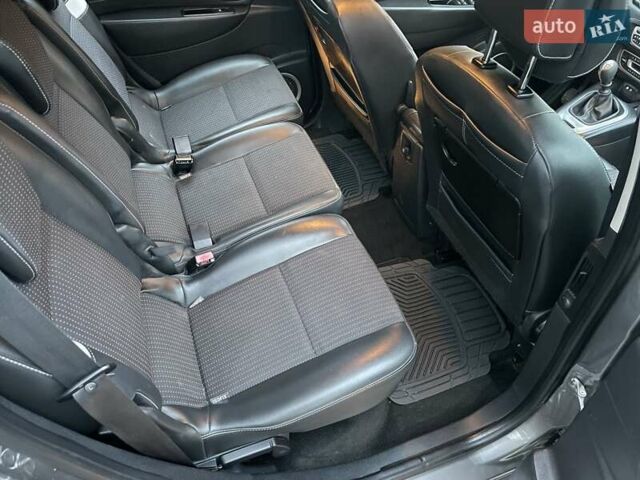 Сірий Рено Гранд Сценік, об'ємом двигуна 1.4 л та пробігом 176 тис. км за 6900 $, фото 13 на Automoto.ua