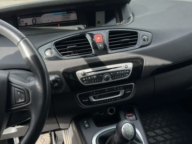 Рено Гранд Сценик 2011 в Чернигове на Automoto.ua Серый Рено Гранд Сценик, объемом двигателя 1.5 л и пробегом 309 тыс. км за 7600 $, фото 8 на Automoto.ua