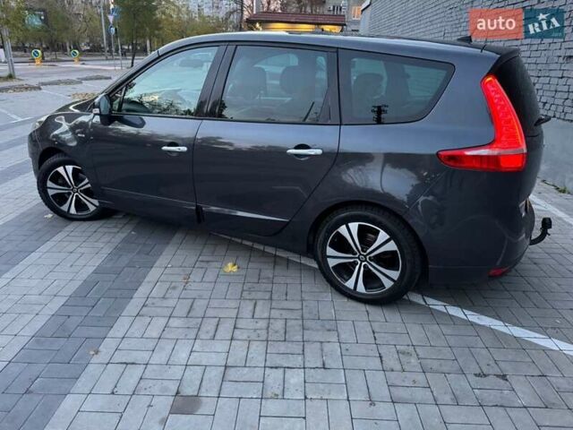 Серый Рено Гранд Сценик, объемом двигателя 1.46 л и пробегом 318 тыс. км за 7800 $, фото 7 на Automoto.ua