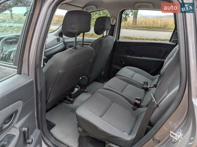 Серый Рено Гранд Сценик, объемом двигателя 1.5 л и пробегом 261 тыс. км за 5999 $, фото 29 на Automoto.ua