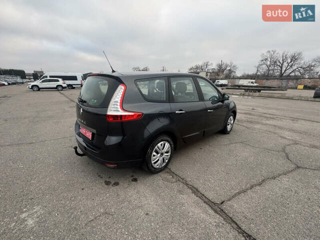 Сірий Рено Гранд Сценік, об'ємом двигуна 1.6 л та пробігом 219 тис. км за 9000 $, фото 8 на Automoto.ua