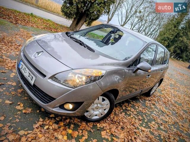 Серый Рено Гранд Сценик, объемом двигателя 1.5 л и пробегом 261 тыс. км за 5999 $, фото 2 на Automoto.ua