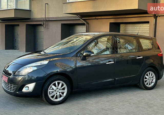 Сірий Рено Гранд Сценік, об'ємом двигуна 1.5 л та пробігом 262 тис. км за 6999 $, фото 2 на Automoto.ua