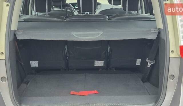 Серый Рено Гранд Сценик, объемом двигателя 1.6 л и пробегом 149 тыс. км за 8500 $, фото 33 на Automoto.ua