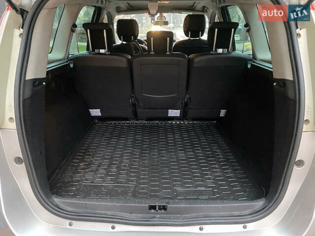 Сірий Рено Гранд Сценік, об'ємом двигуна 1.87 л та пробігом 220 тис. км за 8000 $, фото 50 на Automoto.ua