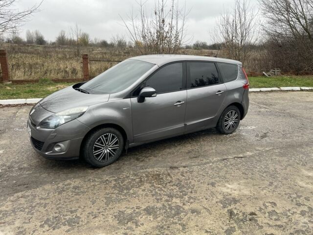 Серый Рено Гранд Сценик, объемом двигателя 1.5 л и пробегом 277 тыс. км за 6900 $, фото 1 на Automoto.ua