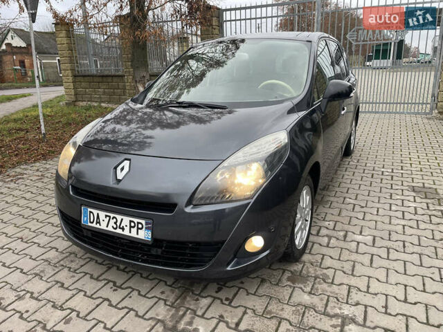 Серый Рено Гранд Сценик, объемом двигателя 1.6 л и пробегом 215 тыс. км за 6850 $, фото 3 на Automoto.ua