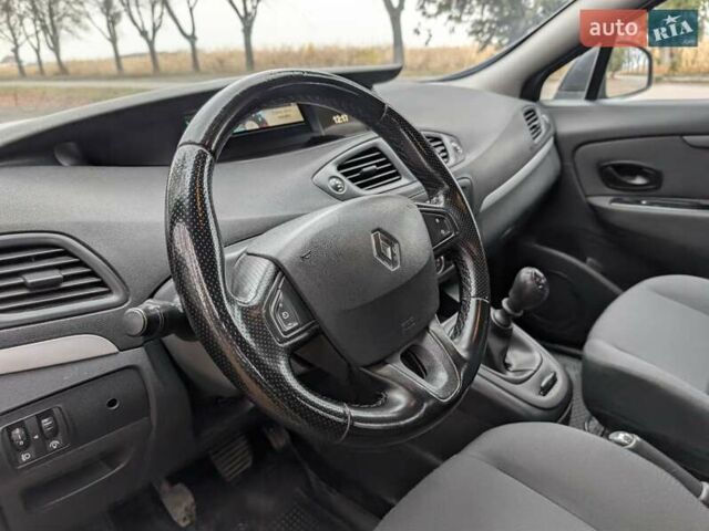 Серый Рено Гранд Сценик, объемом двигателя 1.5 л и пробегом 261 тыс. км за 5999 $, фото 16 на Automoto.ua