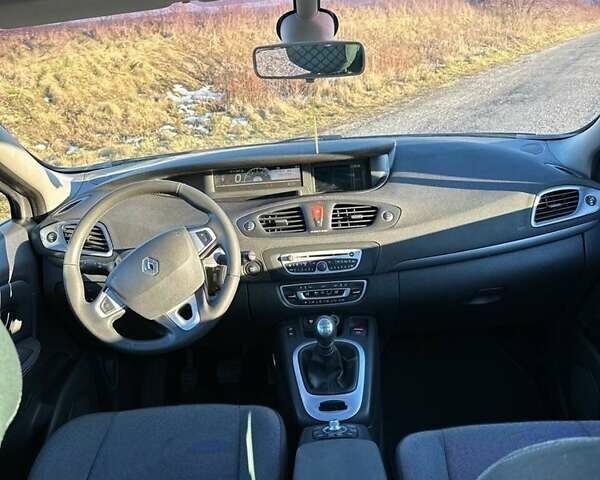Рено Гранд Сценик 2011 в Львове на Automoto.ua Серый Рено Гранд Сценик, объемом двигателя 1.5 л и пробегом 240 тыс. км за 7500 $, фото 11 на Automoto.ua