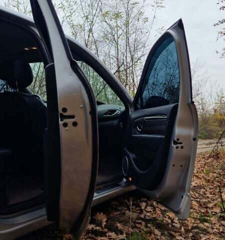 Серый Рено Гранд Сценик, объемом двигателя 1.6 л и пробегом 335 тыс. км за 7400 $, фото 31 на Automoto.ua