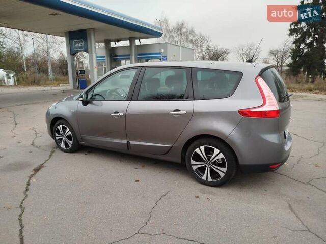 Серый Рено Гранд Сценик, объемом двигателя 1.6 л и пробегом 267 тыс. км за 8150 $, фото 7 на Automoto.ua