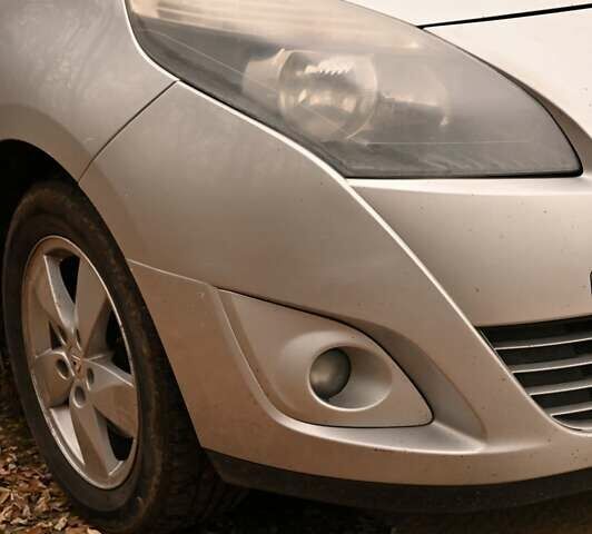 Серый Рено Гранд Сценик, объемом двигателя 1.6 л и пробегом 335 тыс. км за 7400 $, фото 2 на Automoto.ua