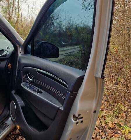 Серый Рено Гранд Сценик, объемом двигателя 1.6 л и пробегом 335 тыс. км за 7400 $, фото 27 на Automoto.ua