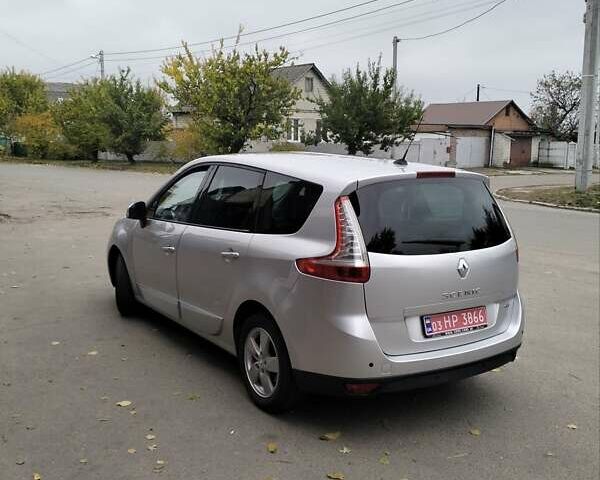 Рено Гранд Сценик 2011 в Чернигове на Automoto.ua Серый Рено Гранд Сценик, объемом двигателя 1.5 л и пробегом 220 тыс. км за 8500 $, фото 14 на Automoto.ua