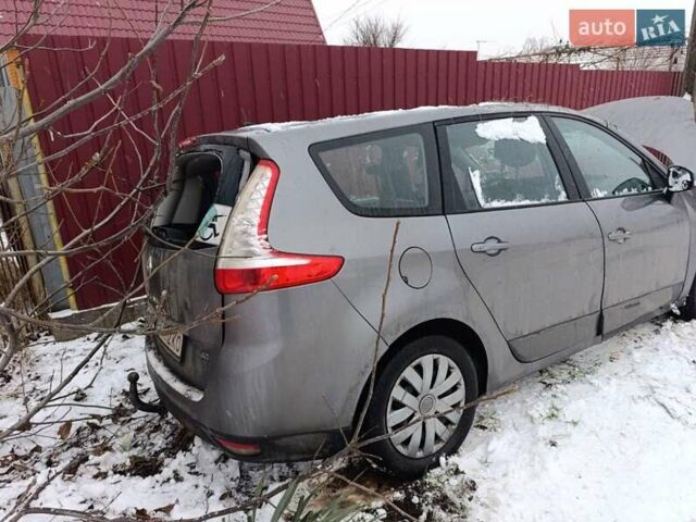 Сірий Рено Гранд Сценік, об'ємом двигуна 1.46 л та пробігом 255 тис. км за 3100 $, фото 1 на Automoto.ua