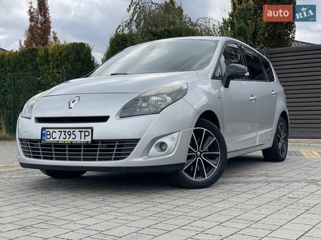 Серый Рено Гранд Сценик, объемом двигателя 2 л и пробегом 249 тыс. км за 8450 $, фото 2 на Automoto.ua