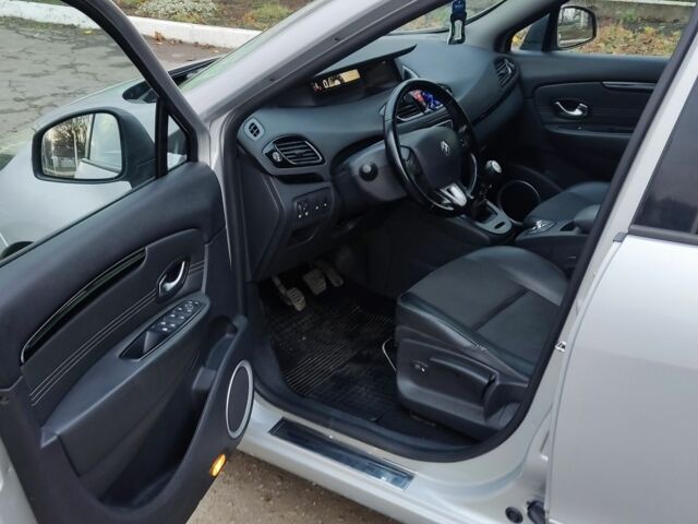 Серый Рено Гранд Сценик, объемом двигателя 1.6 л и пробегом 310 тыс. км за 7300 $, фото 21 на Automoto.ua