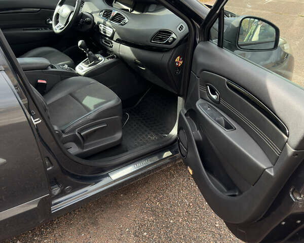 Рено Гранд Сценик 2011 в Чернигове на Automoto.ua Серый Рено Гранд Сценик, объемом двигателя 1.46 л и пробегом 300 тыс. км за 7600 $, фото 12 на Automoto.ua