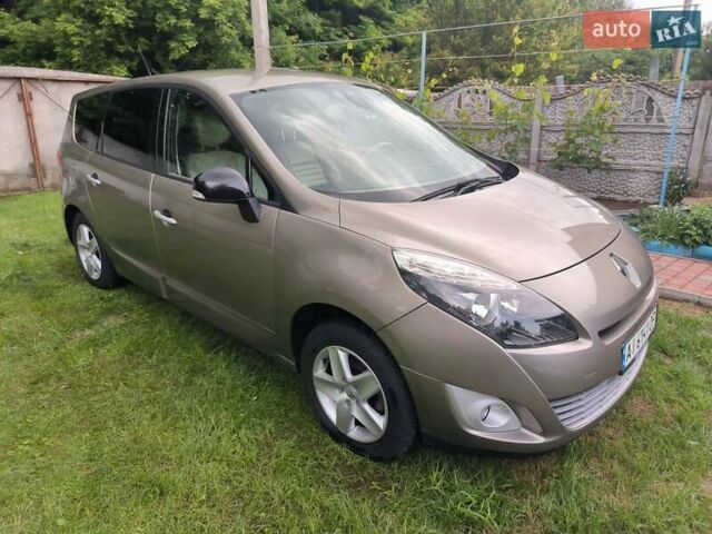 Серый Рено Гранд Сценик, объемом двигателя 1.6 л и пробегом 240 тыс. км за 7500 $, фото 1 на Automoto.ua