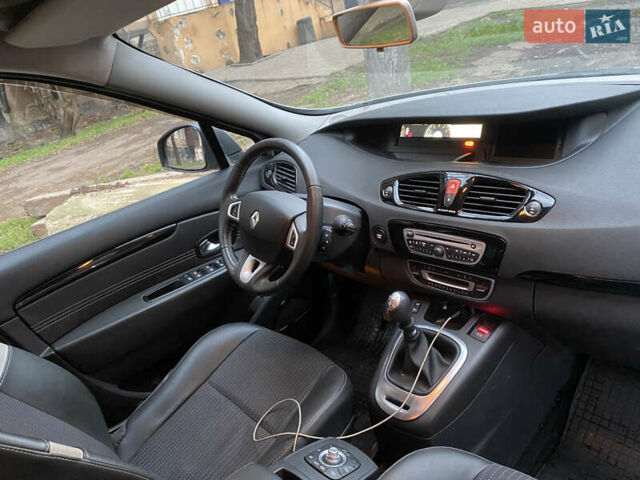 Сірий Рено Гранд Сценік, об'ємом двигуна 1.87 л та пробігом 220 тис. км за 8000 $, фото 32 на Automoto.ua