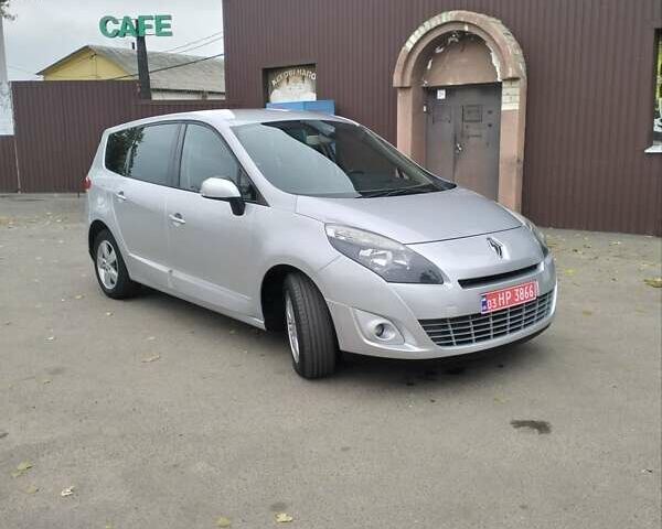 Рено Гранд Сценик 2011 в Чернигове на Automoto.ua Серый Рено Гранд Сценик, объемом двигателя 1.5 л и пробегом 220 тыс. км за 8500 $, фото 2 на Automoto.ua