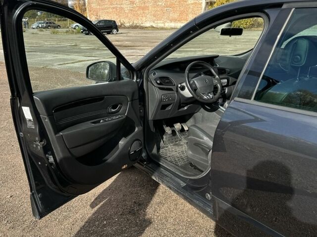 Рено Гранд Сценик 2011 в Чернигове на Automoto.ua Серый Рено Гранд Сценик, объемом двигателя 1.5 л и пробегом 309 тыс. км за 7600 $, фото 5 на Automoto.ua