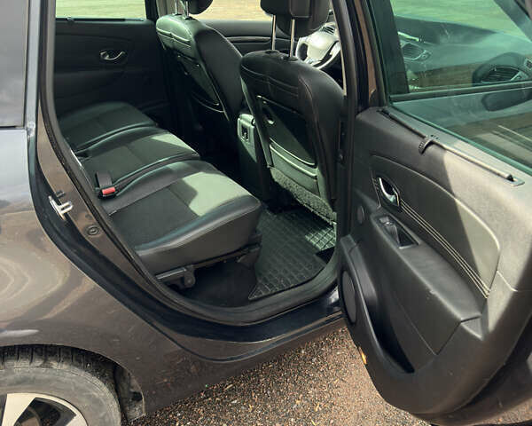 Рено Гранд Сценик 2011 в Чернигове на Automoto.ua Серый Рено Гранд Сценик, объемом двигателя 1.46 л и пробегом 300 тыс. км за 7600 $, фото 11 на Automoto.ua