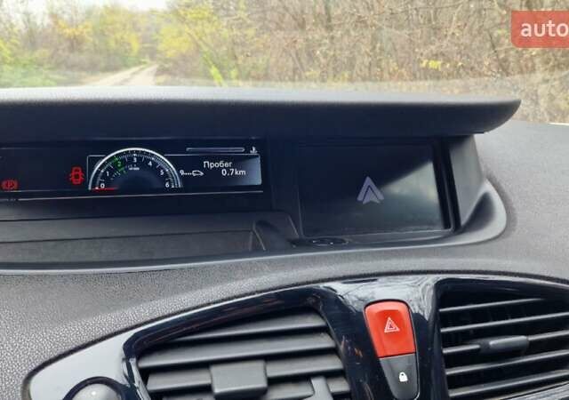 Серый Рено Гранд Сценик, объемом двигателя 1.6 л и пробегом 335 тыс. км за 7400 $, фото 41 на Automoto.ua