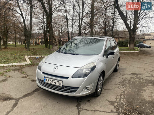 Сірий Рено Гранд Сценік, об'ємом двигуна 1.87 л та пробігом 220 тис. км за 8000 $, фото 8 на Automoto.ua
