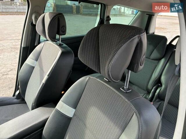 Сірий Рено Гранд Сценік, об'ємом двигуна 1.46 л та пробігом 193 тис. км за 6799 $, фото 15 на Automoto.ua