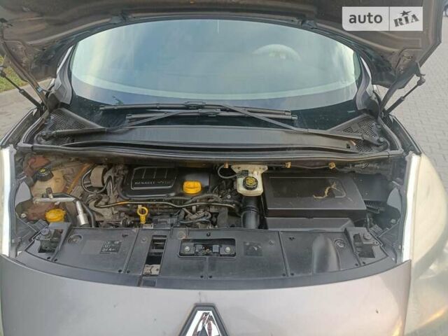 Сірий Рено Гранд Сценік, об'ємом двигуна 1.6 л та пробігом 283 тис. км за 7350 $, фото 5 на Automoto.ua