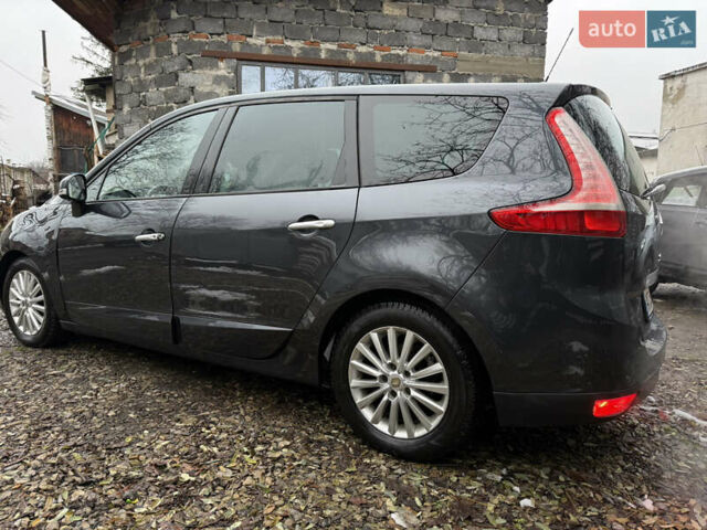 Серый Рено Гранд Сценик, объемом двигателя 1.6 л и пробегом 265 тыс. км за 7950 $, фото 4 на Automoto.ua