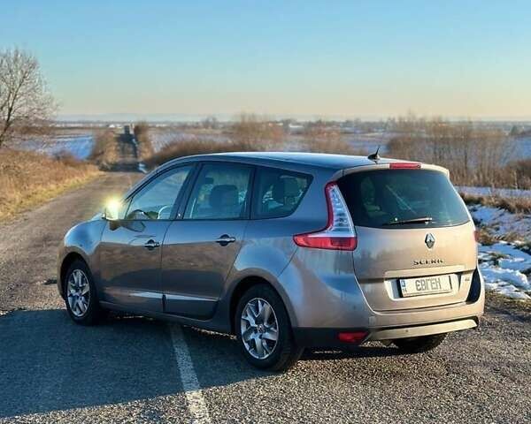 Рено Гранд Сценик 2011 в Львове на Automoto.ua Серый Рено Гранд Сценик, объемом двигателя 1.5 л и пробегом 240 тыс. км за 7500 $, фото 6 на Automoto.ua