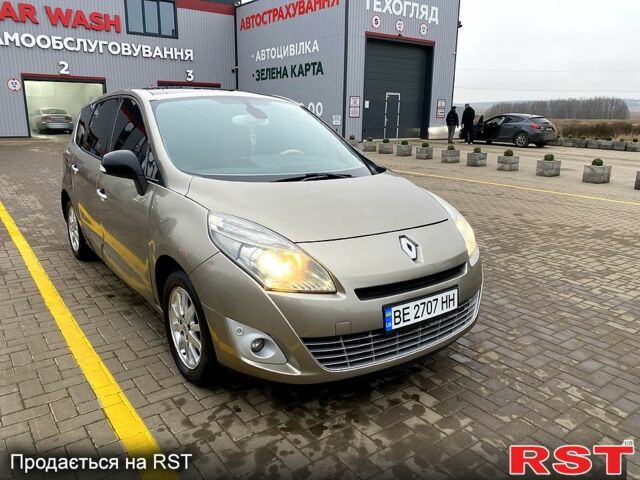 Серый Рено Гранд Сценик, объемом двигателя 1.5 л и пробегом 280 тыс. км за 8000 $, фото 1 на Automoto.ua