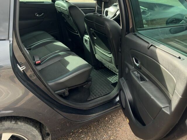 Рено Гранд Сценик 2011 в Чернигове на Automoto.ua Серый Рено Гранд Сценик, объемом двигателя 1.5 л и пробегом 309 тыс. км за 7600 $, фото 11 на Automoto.ua