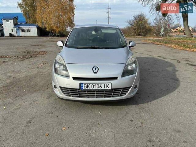Сірий Рено Гранд Сценік, об'ємом двигуна 1.46 л та пробігом 193 тис. км за 6799 $, фото 2 на Automoto.ua