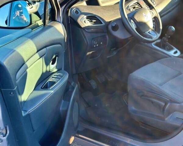 Рено Гранд Сценик 2011 в Львове на Automoto.ua Серый Рено Гранд Сценик, объемом двигателя 1.5 л и пробегом 240 тыс. км за 7500 $, фото 7 на Automoto.ua